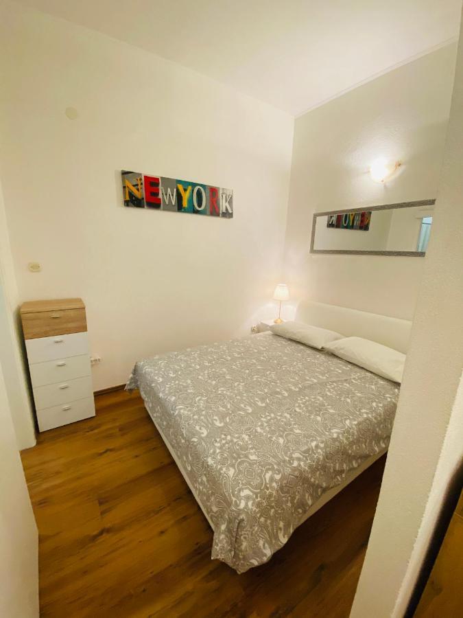 Apartment Lovrekovic Spalato Esterno foto