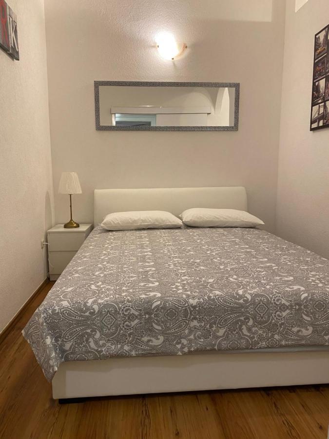 Apartment Lovrekovic Spalato Esterno foto
