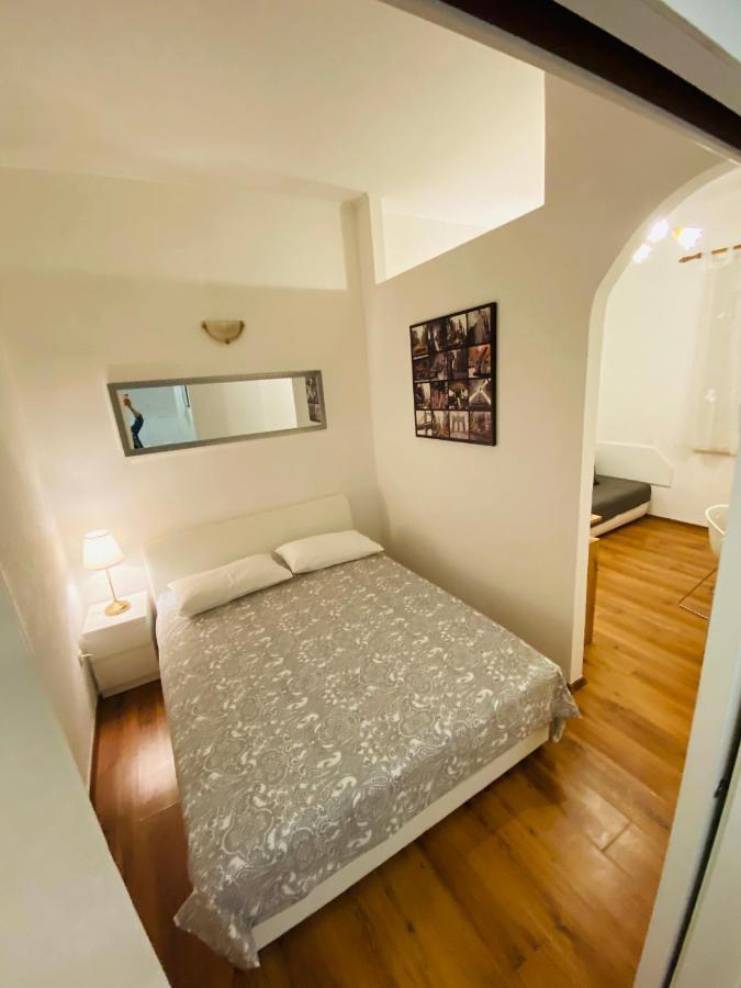 Apartment Lovrekovic Spalato Esterno foto